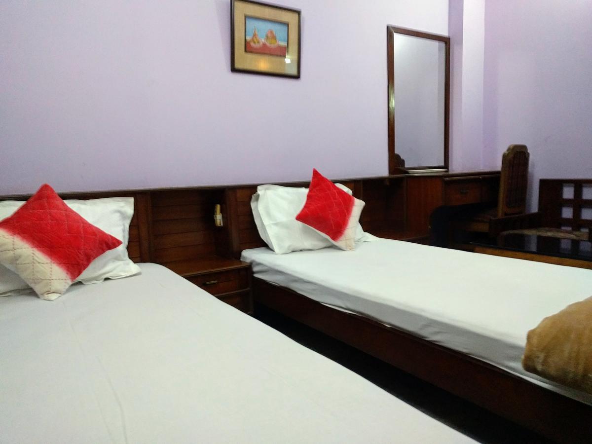 Ashray Guesthouse Kalküta Dış mekan fotoğraf