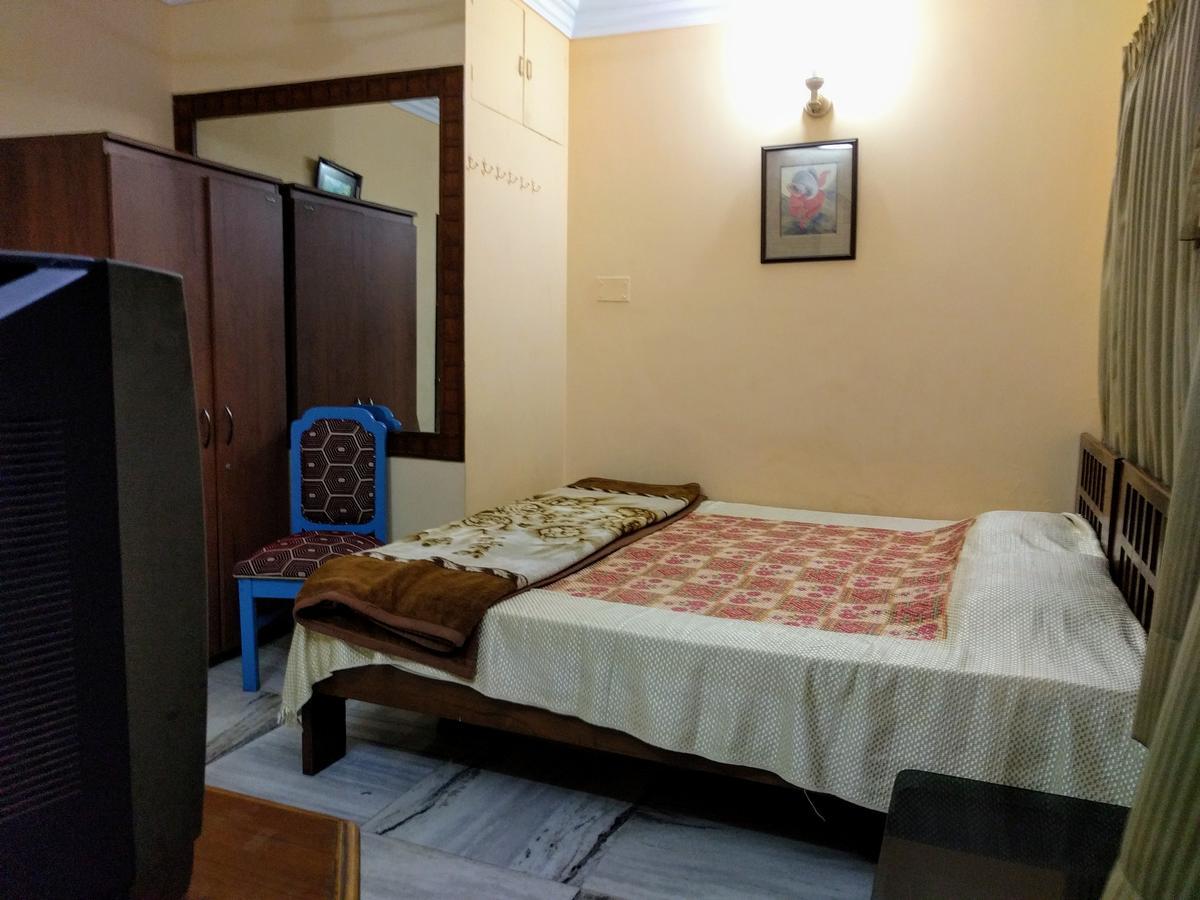 Ashray Guesthouse Kalküta Dış mekan fotoğraf